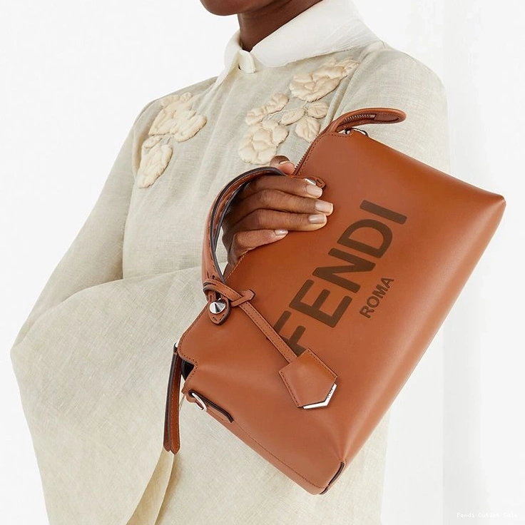 Affordable Logo In Way By Medium ROMA Leather Brown Fendi Calf The Bag Boston 0723